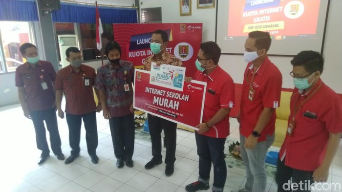 Siswa SMP di Semarang Dapat Kuota Gratis untuk Belajar Online