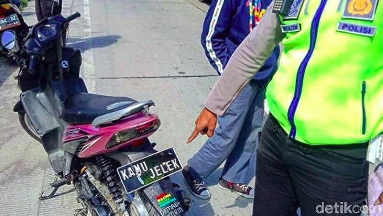 Pelat-pelat Nomor Kendaraan Nyeleneh di Garut: 'Kamu Jelek' Sampai 'Males Kredit'
