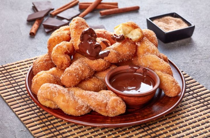 Donat Kepang Korea Bernama Kkwabaegi dengan Saus Coklat, Ini Resepnya