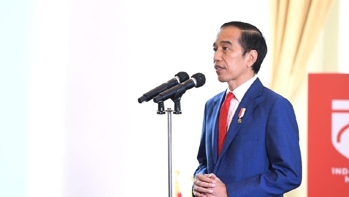 Jokowi Minta Tak Semua Komentar soal COVID: Konsultasi Dulu ke Wiku