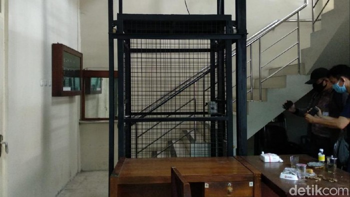 Lift yang Jatuh Milik Pribadi Ketua DPRD DIY