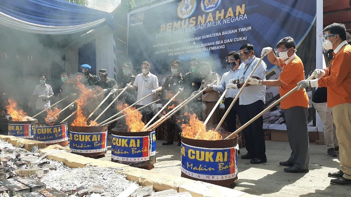 Bea Cukai Musnahkan Jutaan Batang Rokok-Sex Toys Ilegal Senilai Rp 44,8 M