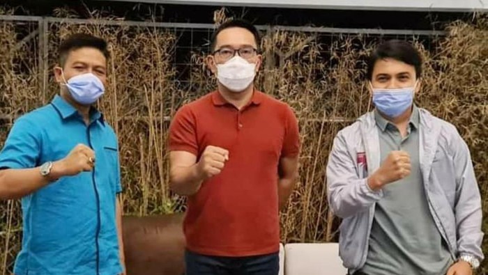 Bawaslu Jabar Usut Dugaan Pelanggaran Cabup Bandung Foto Bareng RK di Rumdin