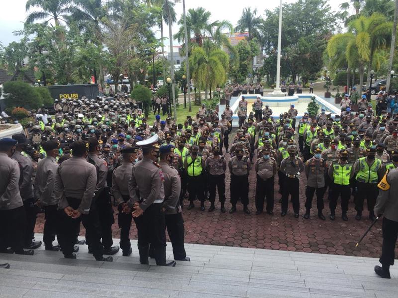 BEAKING NEWS! Aliansi BEM Sumbar Gelar Aksi Demo Tolak Omnibus Law di Gedung DPRD Sumbar