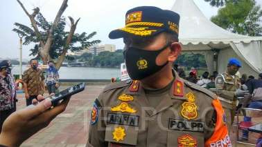 Satpol PP DKI Minta FPI Turunkan Baliho Rizieq Shihab