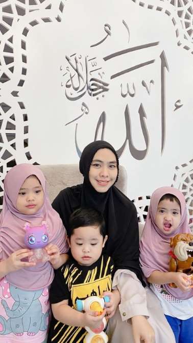 Anak Keempat Masih Dirawat di NICU, Oki Setiana Dewi Tulis Kalimat Menyentuh