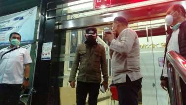 Tengah Malam Bima Arya ke RS Ummi, Minta Habib Rizieq Tes PCR Swab